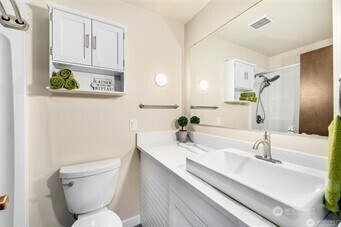 223 Hyak Dr E unit 637, Snoqualmie Pass, WA 98068 - photo 4