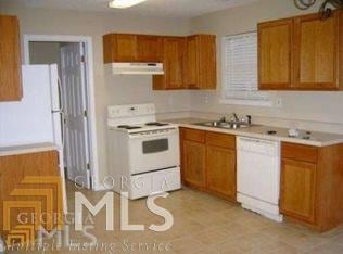 1214 Pinedale Cir NW, Conyers, GA 30012 - photo 5