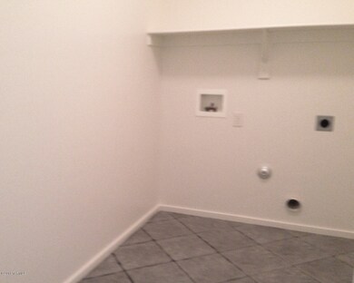 Huge laundry rm