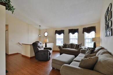 1322 Harpers Grove Ct, Columbus, OH 43223 - photo 5