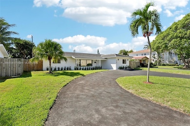 1960 NE 32nd St, Lighthouse Point, FL 33064 - photo 2