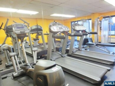 Hampshire House unit 19D, Fort Lee, NJ 07024 - photo 3