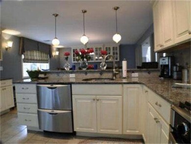 34 Pearl Rd, Saugus, MA 01906 - photo 3