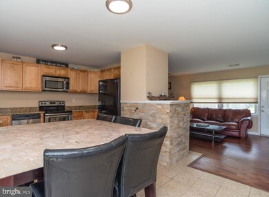 117 Gable Hill Rd, Levittown, PA 19057 - photo 6