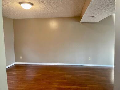 2207 Golden Leaf Ln, Columbus, OH 43223 - photo 7