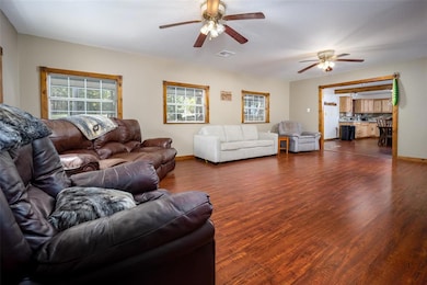 11820 E Farmer Rd, Stringtown, OK 74569 - photo 7