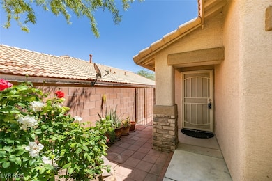 11073 Gateview Ln, Las Vegas, NV 89144 - photo 5