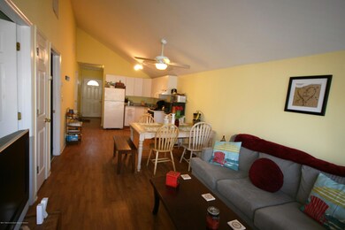 165 1st Ave 2nd fl.lr kit drMansquan 09