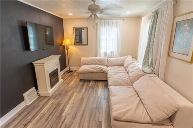 2438 Des Moines St, Des Moines, IA 50317 - photo 4