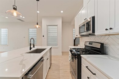 4109 Hare St unit D, Houston, TX 77020 - photo 6