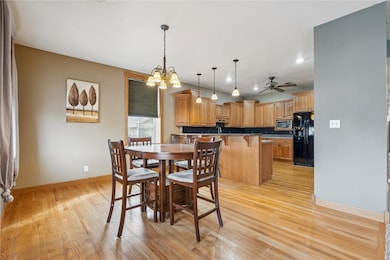 511 1st Ave, Vinton, IA 52349 - photo 5