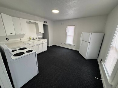 211 E 7th St unit 4, Concordia, KS 66901 - photo 4