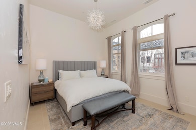 1180 Capitol - 202