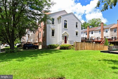 8883 Winding Hollow Way, Springfield, VA 22152 - photo 4