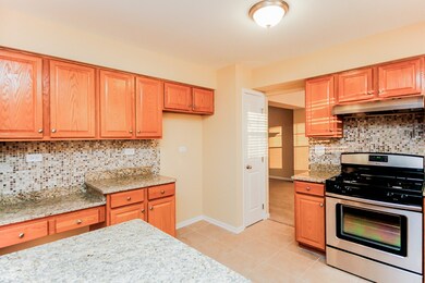 1402 Fieldside Ln, North Aurora, IL 60542 - photo 6