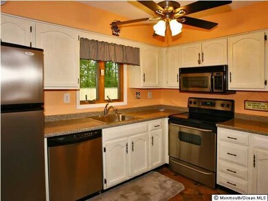 252 Forest Ave, North Middletown, NJ 07748 - photo 3