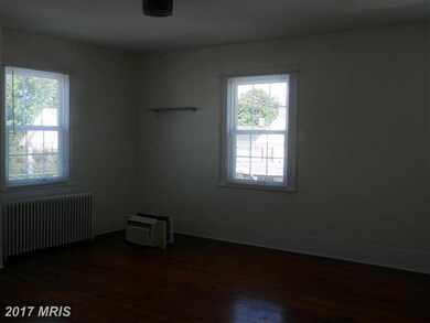 107 S High St, Edinburg, VA 22824 - photo 2