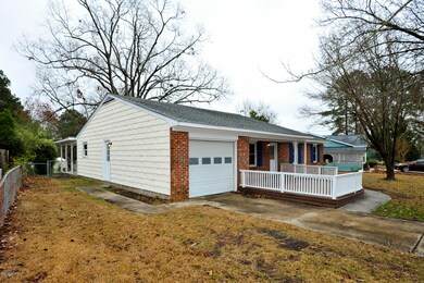 1206 Castle Dr, Jacksonville, NC 28546 - photo 2