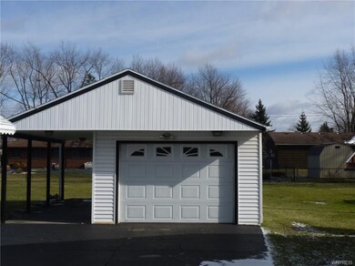 1543 Moll St, North Tonawanda, NY 14120 - photo 3