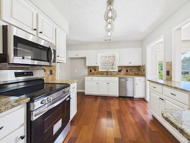 7076 Stoneybrook Dr, Columbus, GA 31909 - photo 5