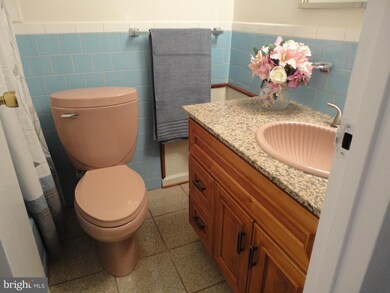 3842 Bel Pre Rd unit 4-140, Silver Spring, MD 20906 - photo 4