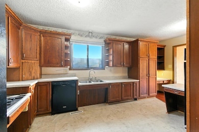 3914 Heritage Rd, Cedar Falls, IA 50613 - photo 7