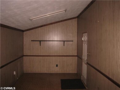 Entertainment Room - Or 3rd bedroom