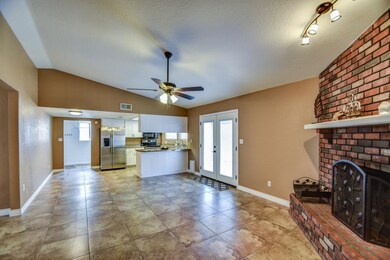 family room 2