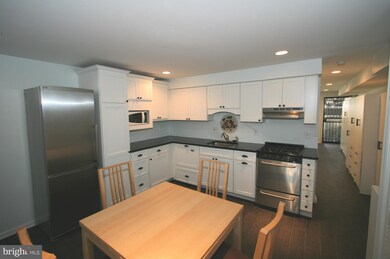 1010 F St NE, Washington, DC 20002 - photo 2