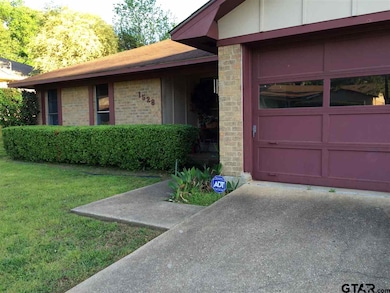 1528 1528 Crockett Dr, Tyler, TX 75701 - photo 2