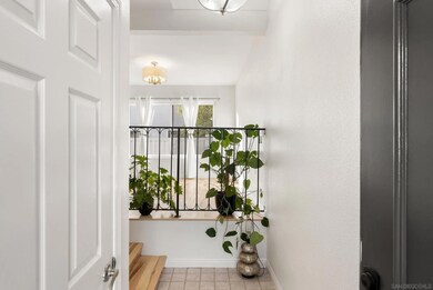 3348 Caminito Vasto, La Jolla, CA 92037 - photo 4