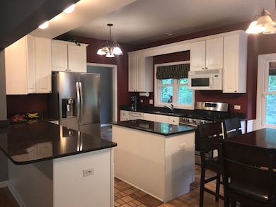 797 Williams Rd, Carpentersville, IL 60110 - photo 6