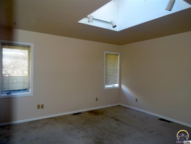 3744 SW Deer Trail Dr, Topeka, KS 66610 - photo 4