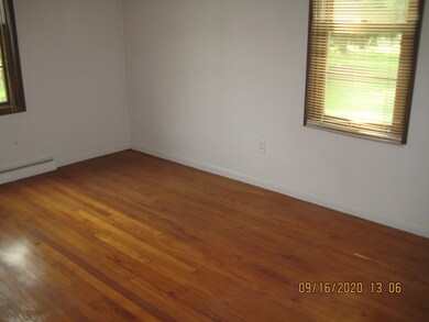 11 Gore Ave, Hatfield, MA 01038 - photo 3