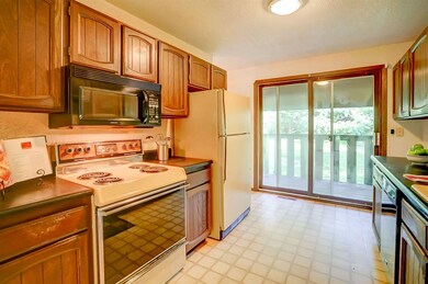 5662 Vineyard Rd, Fitchburg, WI 53575 - photo 7