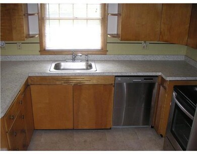 176 Bretton Woods Dr, Cranston, RI 02920 - photo 2