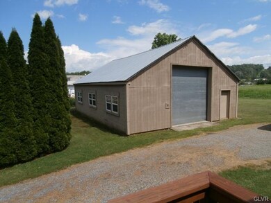 4942 Buckeye Rd, Emmaus, PA 18049 - photo 5