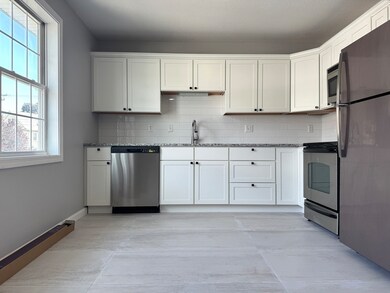 33 Regency Ct unit 33, Chicopee, MA 01020 - photo 2