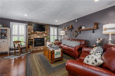 1691 Rheam Rd, New Franklin, OH 44216 - photo 3