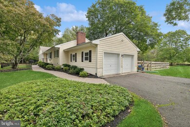 102 Jamestown Rd, Belle Mead, NJ 08502 - photo 5