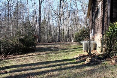 280 Rainbow Cir, Clover, SC 29710 - photo 4