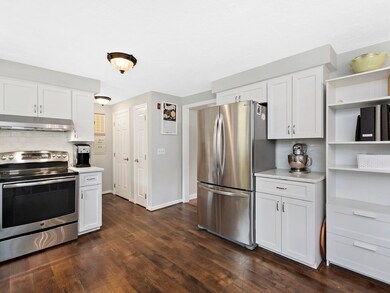 82 Circle Dr, Waltham, MA 02452 - photo 5