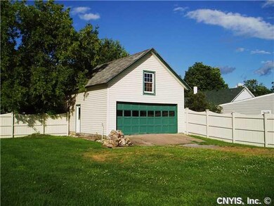 Other. Garage and fenced in yard. Plenty of room.