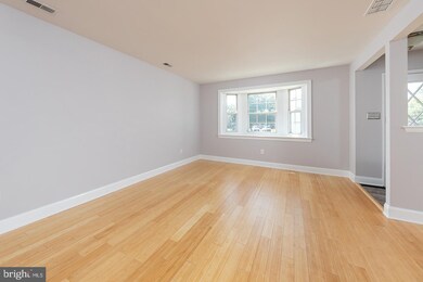 867 Dante Ct, West Deptford, NJ 08051 - photo 4