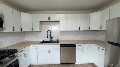 5087 Hunt St, Wayne, MI 48184 - photo 5