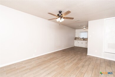 314 Sunset Ln unit A, Copperas Cove, TX 76522 - photo 2