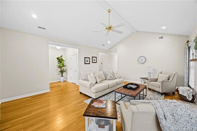 2714 Quail Chase Dr, Sellersburg, IN 47172 - photo 5