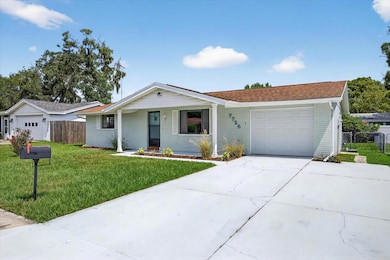 7725 Summertree Ln, New Port Richey, FL 34653 - photo 2