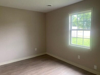 2311 E 14th Ave, Sheffield, AL 35660 - photo 4