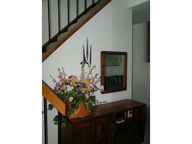 Entry/Foyer.